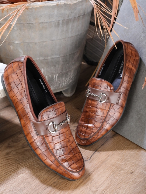 

LONDON STEPS Men Brown Textured Formal Loafers