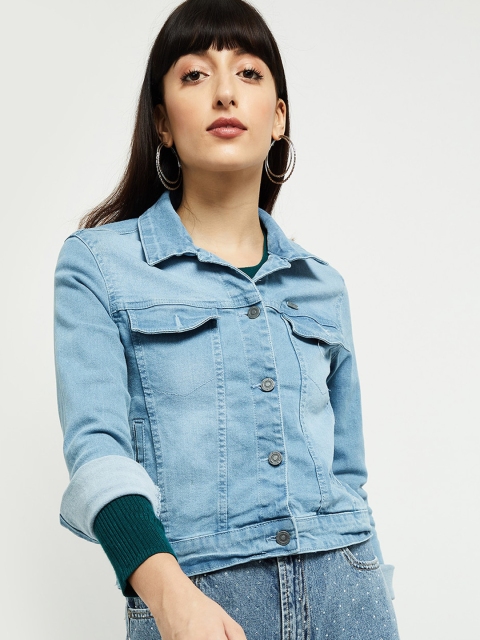 

max Women Blue Washed Crop Denim Jacket