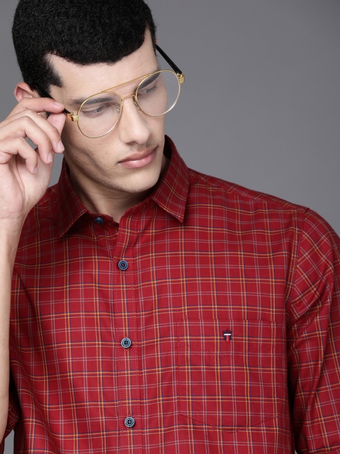 

Louis Philippe Sport Men Red Checked Slim Fit Casual Shirt