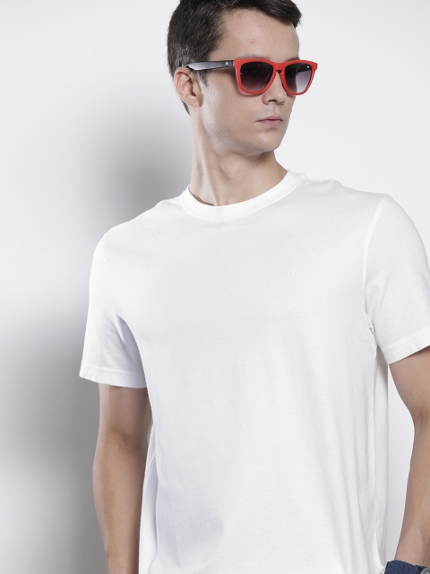 

AMERICAN EAGLE OUTFITTERS Men White Solid Pure Cotton T-shirt