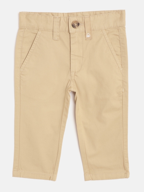 

United Colors of Benetton Boys Beige Solid Chinos