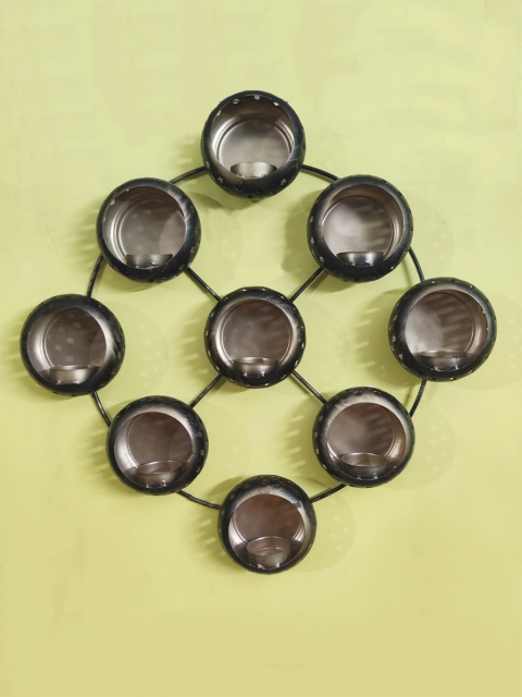 

WENS Black & Gold-Colored Solid 9 Tealights Holders