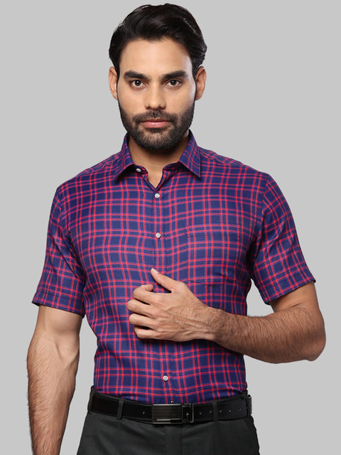 

Next Look Men Red Opaque Checked Casual Shirt