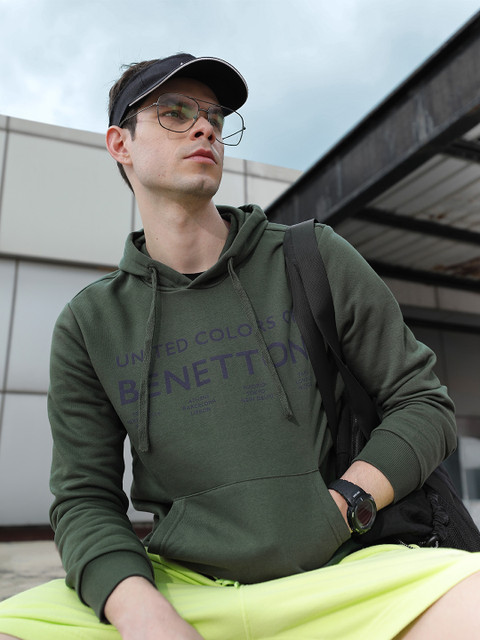 

United Colors of Benetton Men Olive Green & Navy Blue Brand Logo Print Hooded Sweatshirt