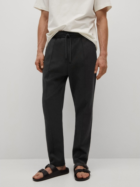 

MANGO MAN Black Solid Trackpants