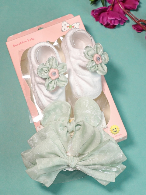 

FEETWELL SHOES Infant Girls White & Green Booties With Headband