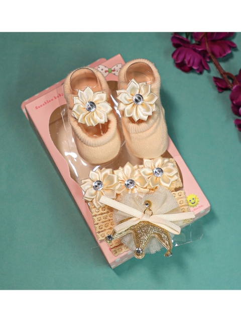 

FEETWELL SHOES Infant Girls Beige Floral Booties With Headband