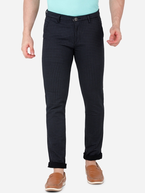 

beevee Men Blue Checked Trousers