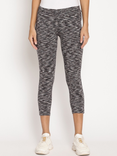 

Wolfpack Women Grey Printed Three-Fourth Leggings