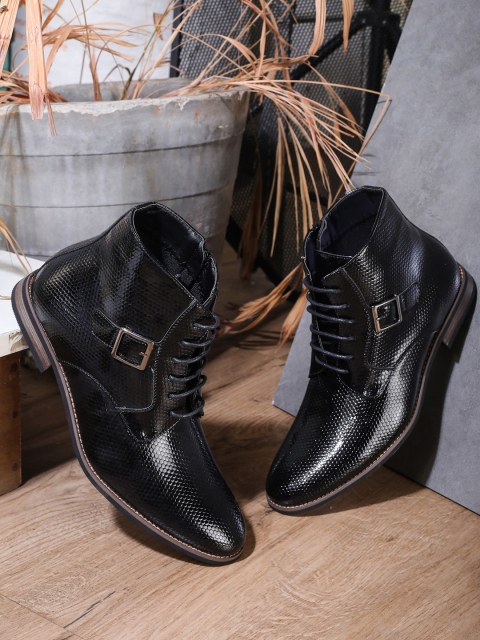 

LONDON STEPS Men Black Textured Flat Boots