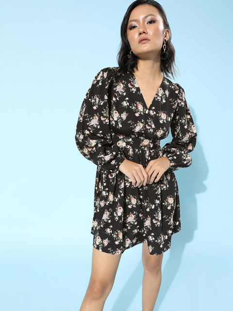 

Berrylush Black Floral Bishop Sleeves Dress
