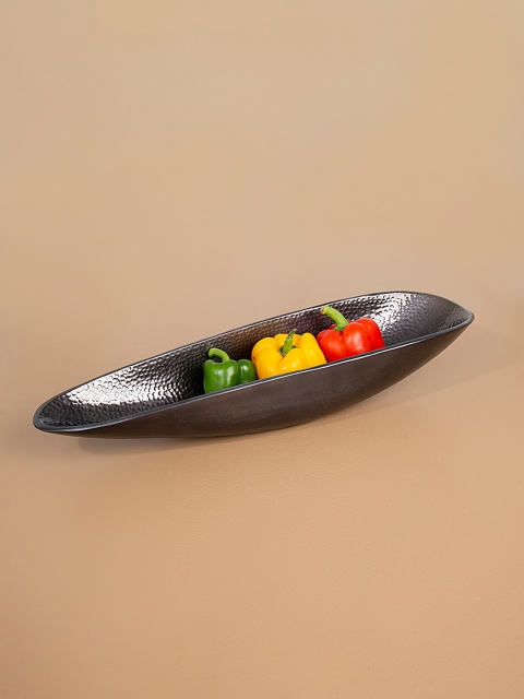 

ellementry Black 1 Piece Textured Hammered Metal Glossy Platter