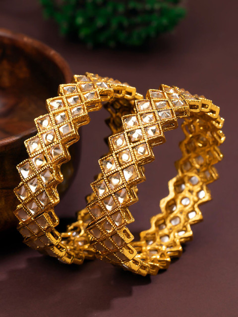 

Sukkhi Set Of 2 Gold-Plated White Kundan-Studded Bangles