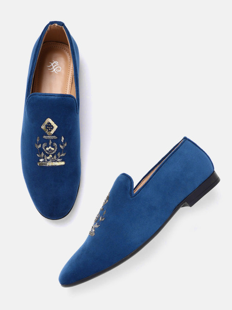 

House of Pataudi Men Navy Blue Velvet Finish Embellished Ethnic Loafers