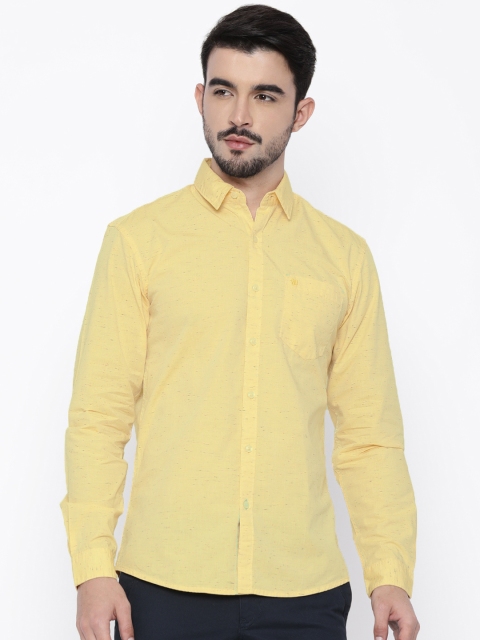 

Wrangler Men Yellow Slim Fit Self Design Casual Shirt