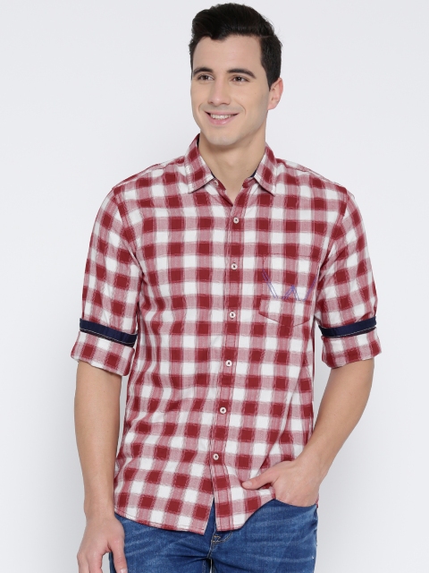 

Wrangler Men Red & White Checked Casual Shirt