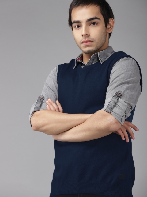 

UTH by Roadster Boys Navy Blue Solid Sweater Vest