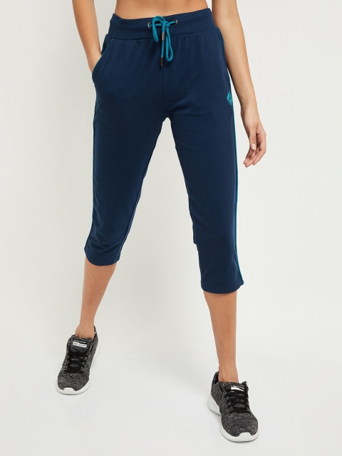 

max Women Blue Solid Regular Mid Rise Capris