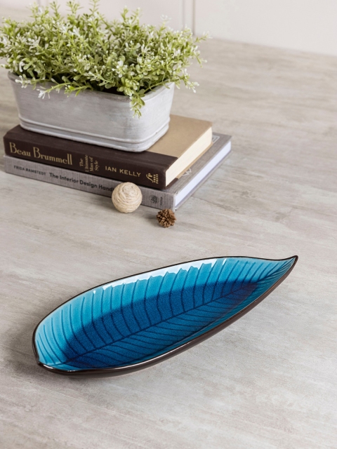 

Pure Home and Living Blue Printed Ceramic Glossy Pyrus Leaf Platter