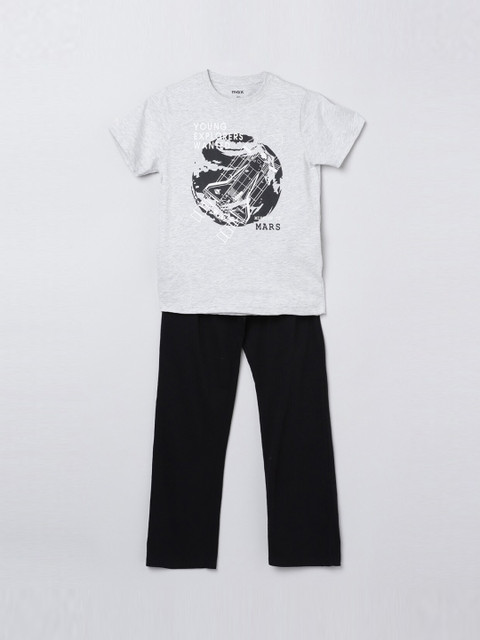 

max Boys Grey & Black Printed Night Suit