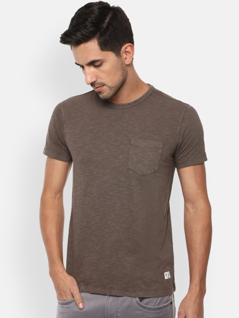 

VAN HEUSEN DENIM LABS Men Brown Pockets Pure Cotton T-shirt