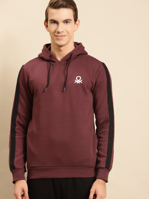 

United Colors of Benetton Men Maroon Solid Hooded Sweatshirt