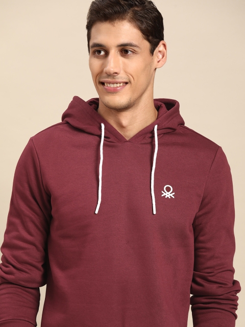 

United Colors of Benetton Men Maroon Solid Hooded Sweatshirt