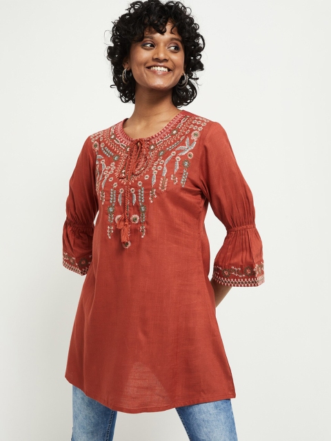 

max Red & Green Viscose Rayon Embroidered Tunic
