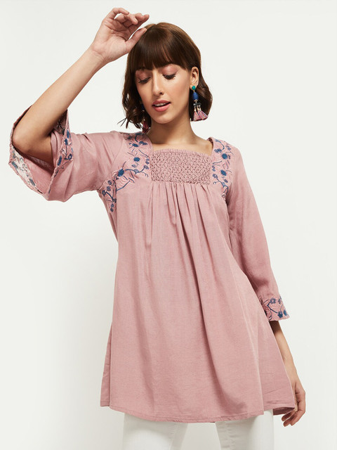 

max Women Pink & Blue Viscose Rayon Square Neck Embroidered Tunic