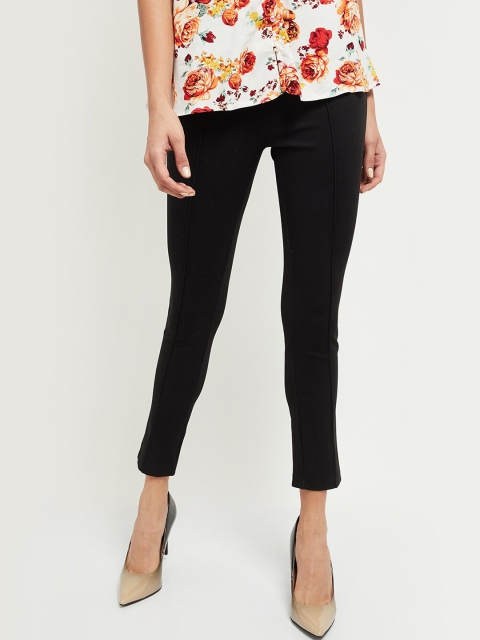 

max Women Black Solid Treggings