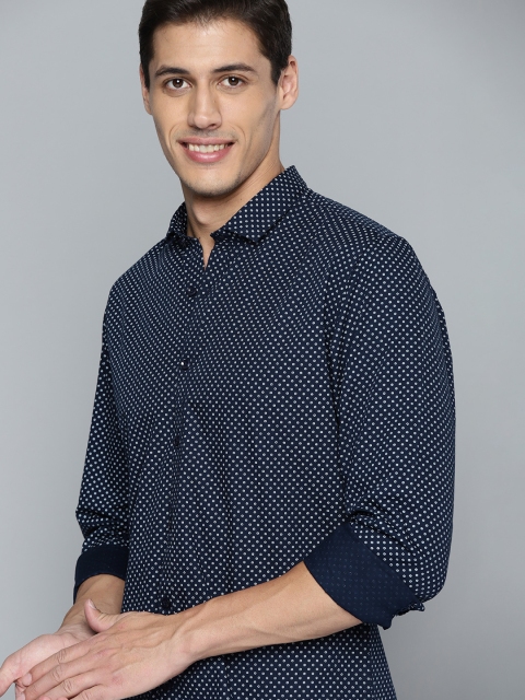 

Mast & Harbour Men Navy Blue Pure Cotton Printed Casual Shirt