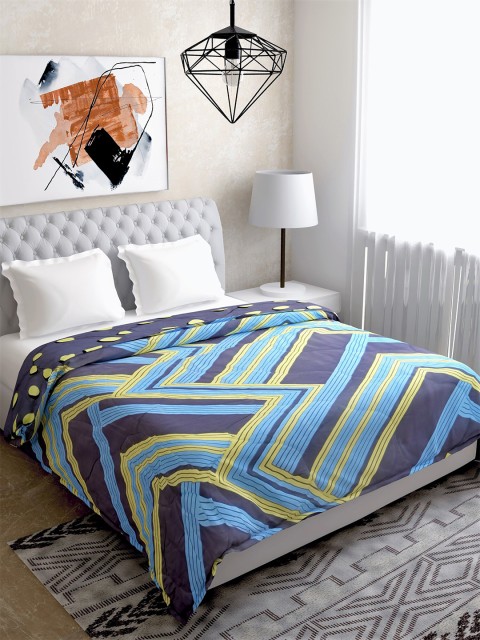 

Salona Bichona Blue & Yellow Geometric Mild Winter 120 GSM Double Bed Comforter