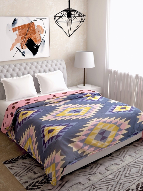

Salona Bichona Blue & Yellow Geometric Mild Winter 120 GSM Double Bed Comforter