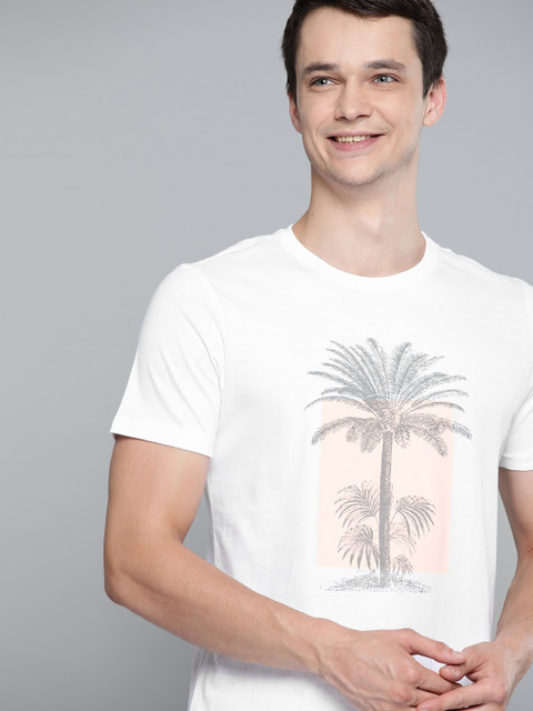 

Mast & Harbour Men White & Grey Pure Cotton Printed T-shirt