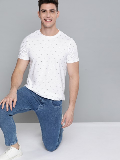 

Mast & Harbour Men White & Black Cotton Geometric Print T-shirt