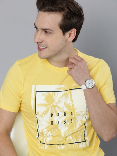 

Mast & Harbour Men Yellow Printed Pure Cotton T-shirt