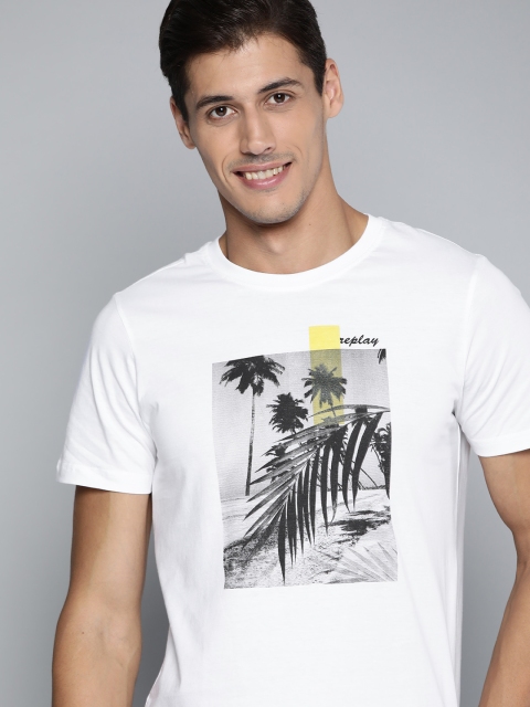 

Mast & Harbour Men White & Black Tropical Printed Cotton T-shirt