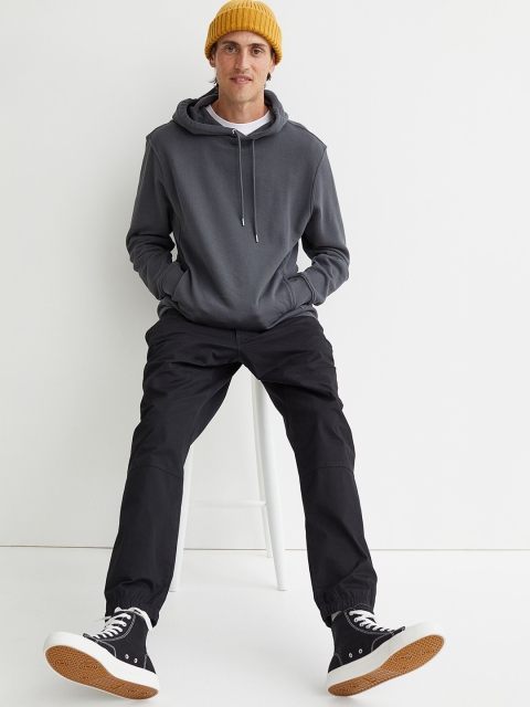 

H&M Men Black Solid Regular Fit Cargo Trousers