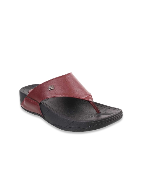 

Mochi Men Maroon Solid Casual Comfort Sandals