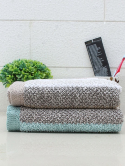 

AVI Living Set Of 2 Beige & Sea-Green Striped 550 GSM Pure Cotton Hand Towels
