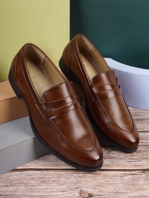 

Get Glamr Men Tan Brown Solid Formal Loafers
