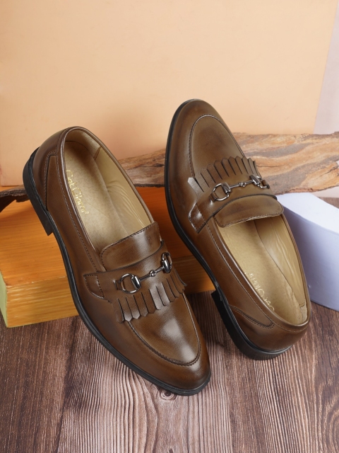 

Get Glamr Men Brown Solid Loafers
