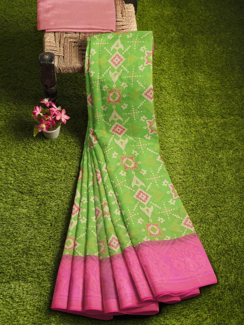 

KLM Fashion Mall Green & Pink Silk Blend Banarasi Saree