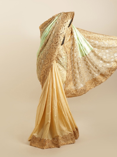 

Pothys Green & Gold-Toned Embellished Silk Blend Saree