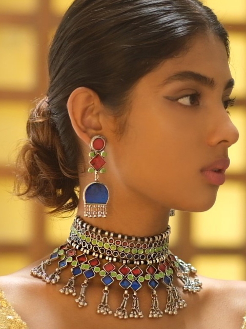 

Ayesha Silver-Toned & Green Ghungroo Beaded Handcrafted Enamelled Jewellery Set