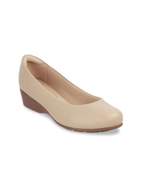 

MODARE Beige PU Wedge Pumps