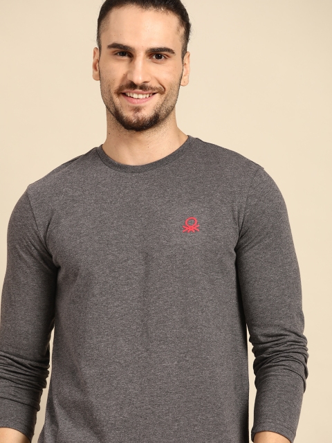 

United Colors of Benetton Men Charcoal Grey Solid T-shirt