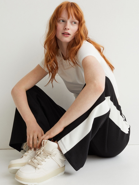 

H&M Women Black & White Solid Wide Joggers