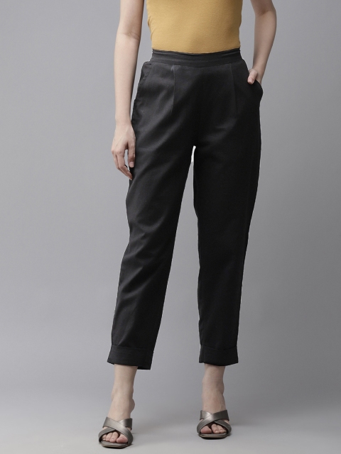 

Amirah s Women Black Pure Cotton Pleated Cropped Trousers