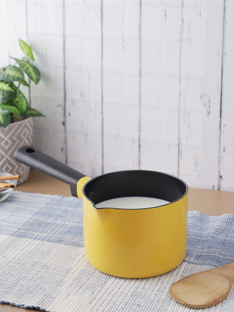 

Lock & Lock Yellow & Black Solid Decore Milk Pan 1.4 L